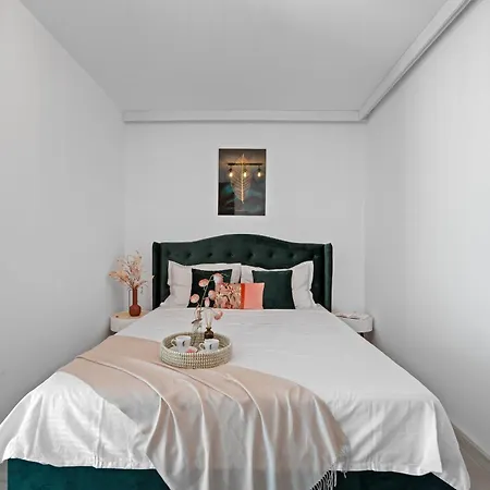 Kesem - The Velvet With Ground Level Indoor Parking Apartament