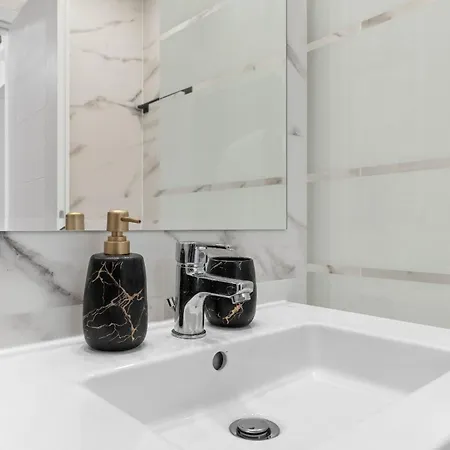 Apartament Kesem - The Velvet With Ground Level Indoor Parking